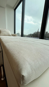 Светлый бежевый матрасик, подушки и валик на подоконник на окно для зоны отдыха. Отзыв клиента Гливер, рейтинг 5 звезд. 